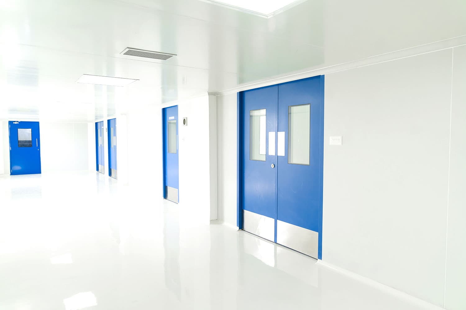 Classified cleanroom interior under terminal HEPA filtration, at rest and ready for particle counting